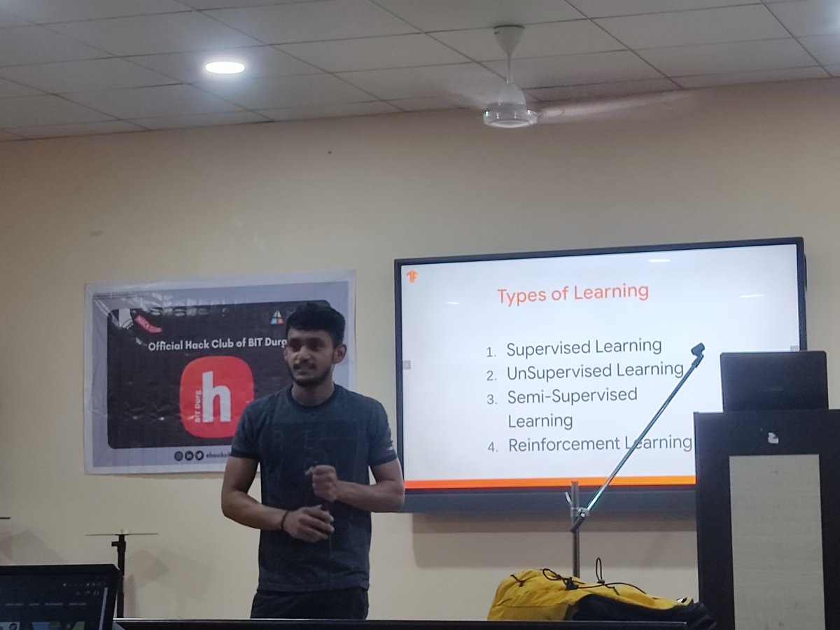 HackRebootBITD's tweet photo. Learning #machinelearning by @experiencetwts .

Day 05 The ML Session.
#HacktoberWeek https://t.co/MyJJPbSVd2
