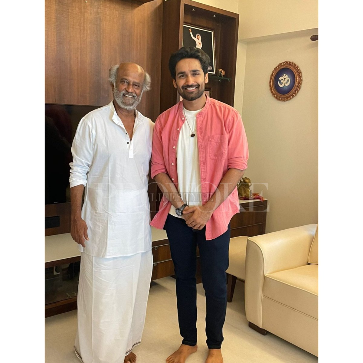 provoke_social's tweet photo. Actor @amitashpradhan met #superstar @rajinikanth on his birthday and received his blessings.
@onlynikil
#happybirthdayamithash
#HBDAmithash #amitashpradhan #rajinikanth #superstar #instagood #instafashion #instadaily #movie #ProvokeLifestyle #provokemagazine #stayprovoked https://t.co/1PmYCTp2q3