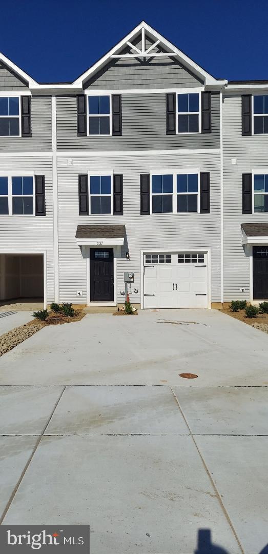 FerrisLaurie's tweet photo. New Listing! $2,450.00, 3BR, 3BA, 337 MINGO WAY, Townsend, DE 19734, Full Details https://t.co/Dw6aHpZgRl https://t.co/lA9SuFa19i
