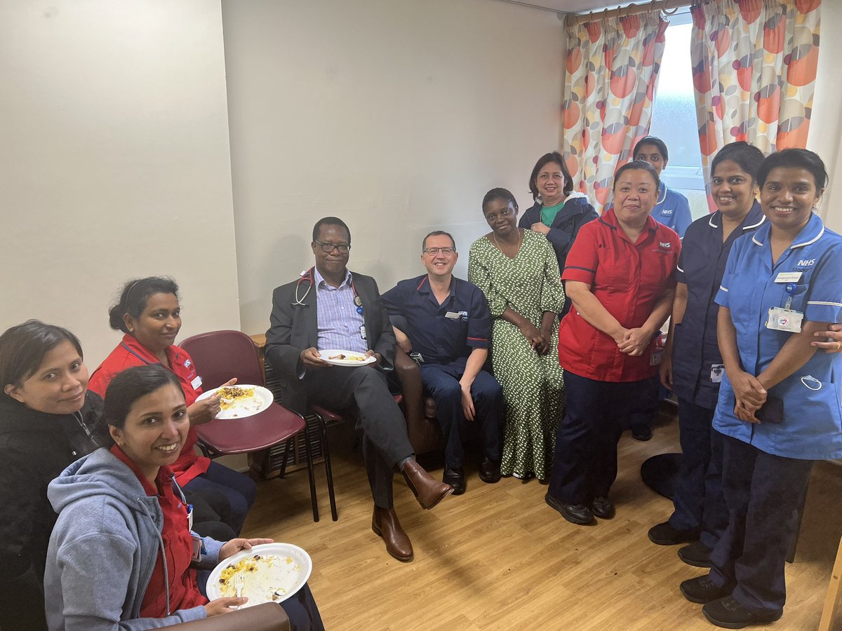 mcquakee's tweet photo. E2 celebrations continue #teamworkatitsbest πβ
βοΈ@StockportNHS @DavidPickersg13 @rchamoto @jellybeanscot https://t.co/ukNXpQcUE4