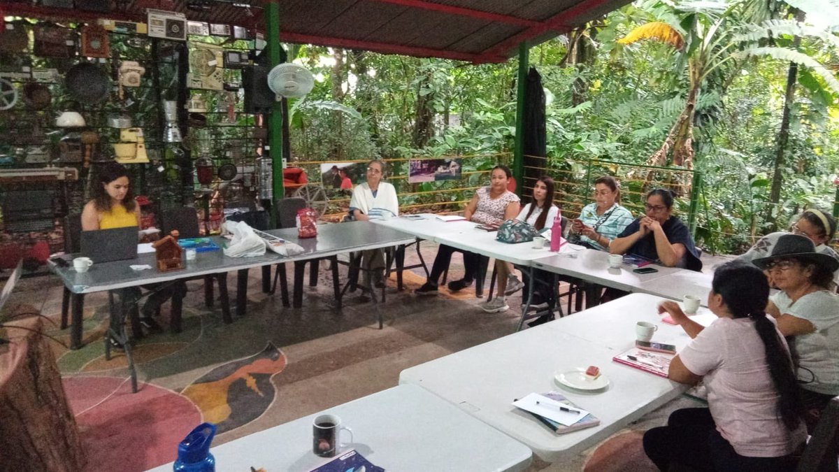 SOrinoquia's tweet photo. #Esta semana #TallerLiderazgoMujeres dirigido a propietarias de 13 #RNSC de #Casanare y #Meta, del #SirapOrinoquia en @ranchocamana y facilitado por @BirdLife Internacional y @AsoCalidris. @ParquesColombia @camana_y #TodosSomosSirapOrinoquia https://t.co/3k8aFrXnfe