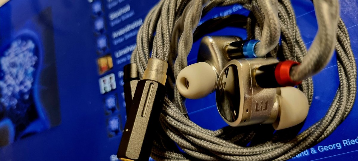 mobilaudiophile's tweet photo. TRI Audio iOne with Clarion eartips and Wolfram cable had been first impressioned in MA. It's complete review will land after couple of days.  https://t.co/XJVf2m3cNX

@KBEAR40383392 #triaudio #triaudioione #iem https://t.co/4YDvQTugTg