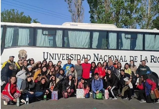 🔴 LA #UNLAR ESTUVO PRESENTE EN EL XXIV CONGRESO DE #REDCOM 📢

➡️ La comitiva estuvo conformada por más de 40 estudiantes, quienes participaron del Congreso de la Red de Carreras de Comunicación Social y Periodismo en Lomas de Zamora.

🔹 Más info en 👉🏽tinyurl.com/5ayfrz3n