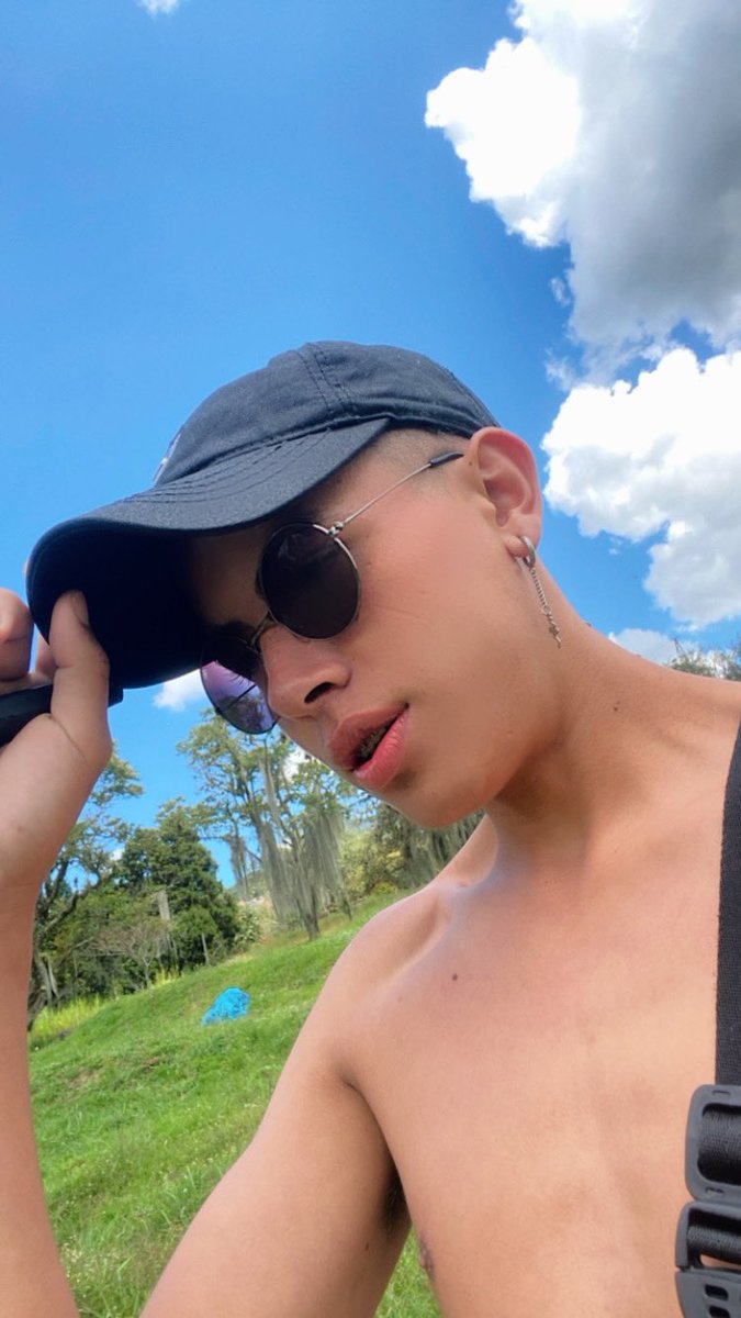 EdwPinilla19's tweet photo. Buenos días #gay #medellingay #top #latinosgay #smile #new #model #desnudoencasa #littlesavageboy https://t.co/cbkzS3eqVx