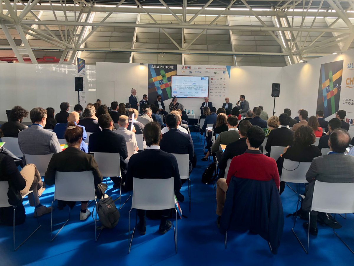 HeseExpo's tweet photo. 📣News da #HESE
L’#idrogeno è la fonte di energia più flessibile e va preso finalmente in seria considerazione per il futuro energetico dell’Italia e dell’Europa.
Convegno in collaborazione con #H2IT
Grazie a: @ENEAOfficial @H2Europe @Unibo @snam @RINA1861 https://t.co/4Cyqt8ojaX