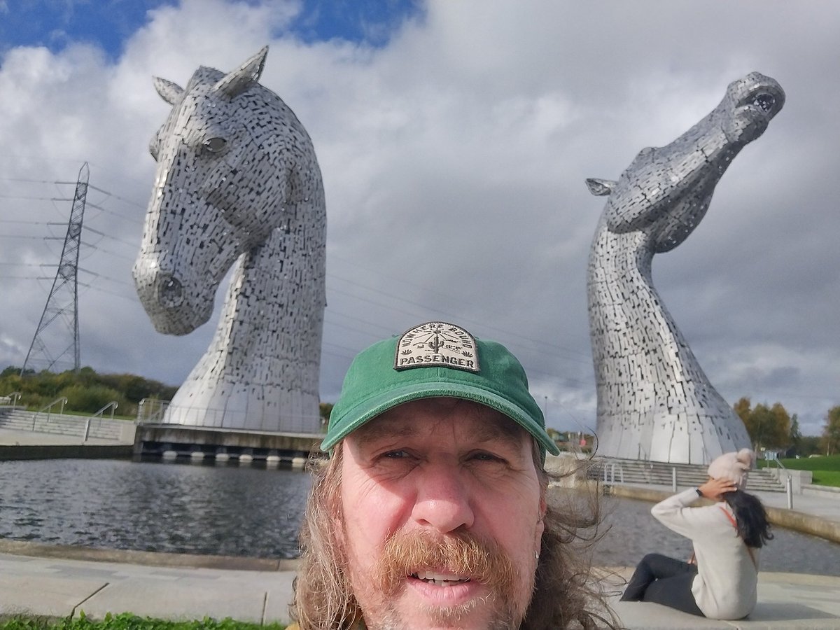 Stopped off to see this amazing piece of art in Falkirk. The Kelpies. Now on to Glasgow for tonight's gig at @thehugandpint . Edinburgh was amazing and it's so good to be back in Scotland #tonywrightacoustictour #theantialbum #Scotland