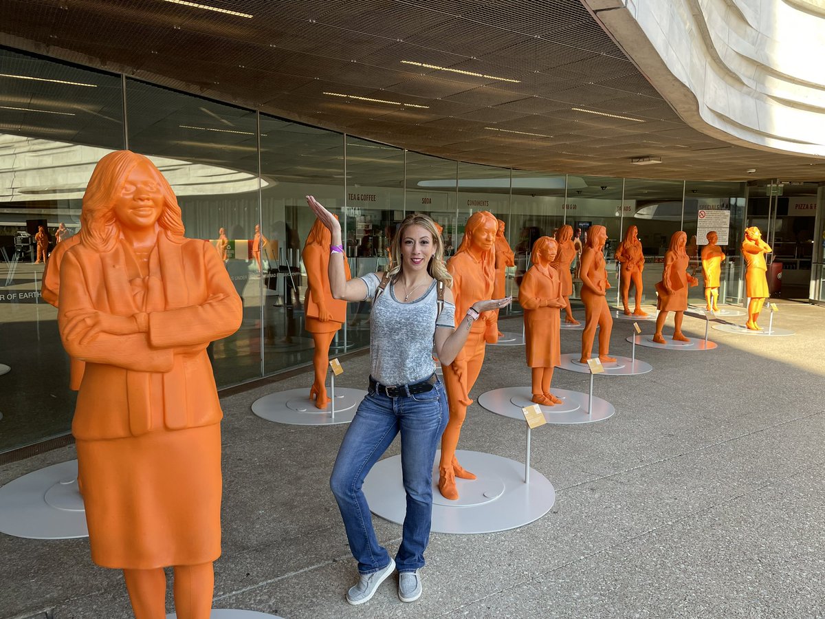 aluna0707's tweet photo. Amongst the STEM female innovators #ifThenSheCan exhibit at the Perot Museum #drlunasclass #whereismine 😂 🤓 https://t.co/QTOQMvLyxh