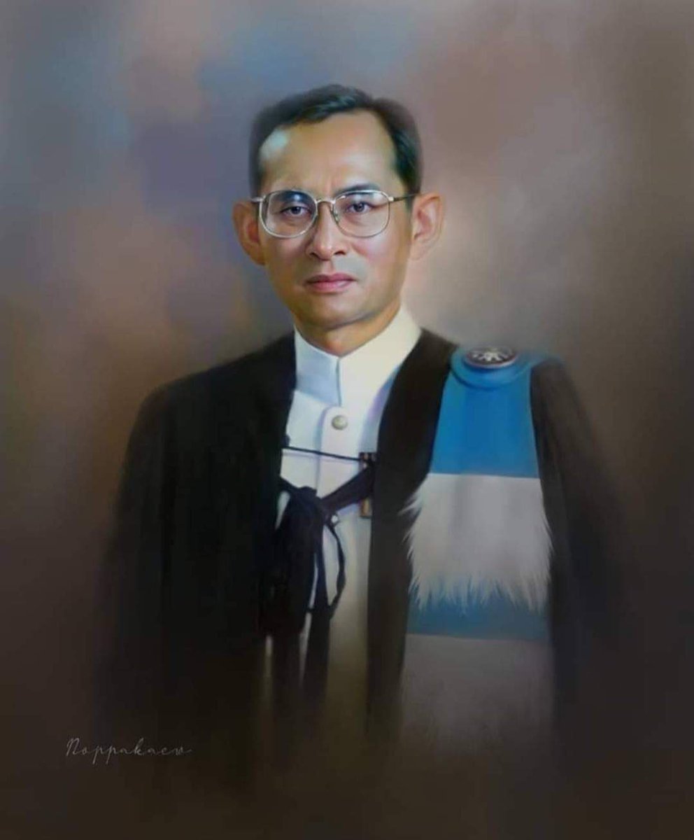 #KingOfKing #13Oct His Majesty was making Thailand the successful country it is today. You will always be in our hearts.  🙏🙏