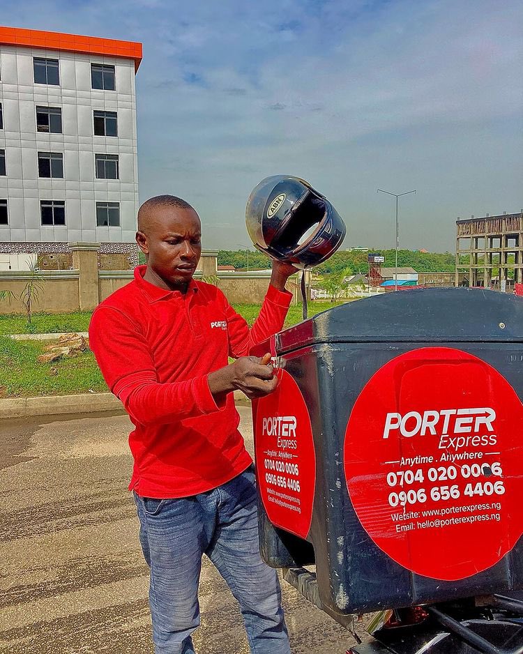 Porter__ng's tweet photo. @ABUJAPLUG Order from the best delivery service that is safe, secured and insured 
✅ Safe
✅ Secured
✅ Insured

We got you covered! 😋

#deliveryservice #logisticscompany #courier https://t.co/0Q4WWJbQ1s