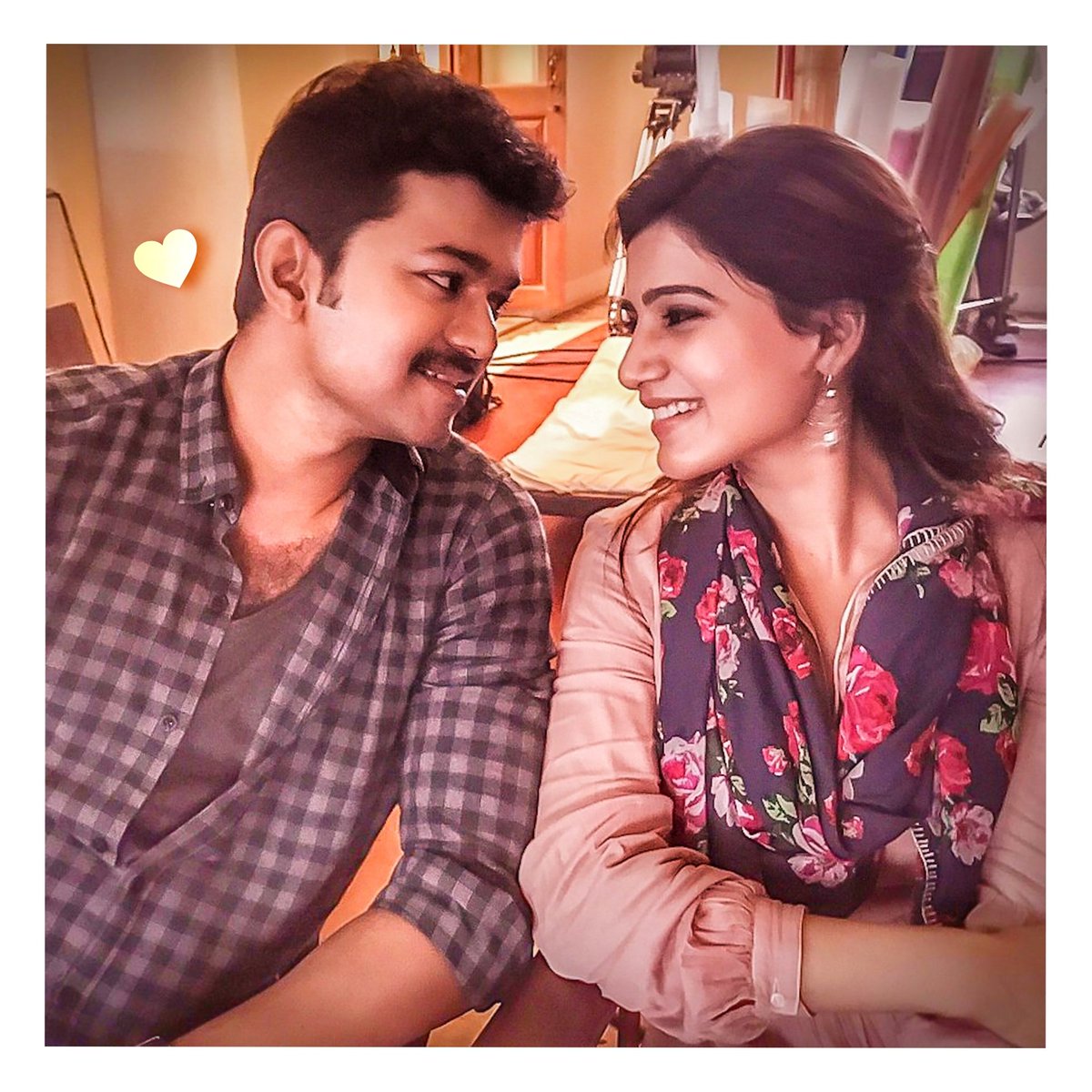 TVKVIJAY39's tweet photo. Where My Ammu chlom @IloveVj143 😻🥺😘😽🥺
@actorvijay #Varisu https://t.co/1DOCuSnSkc