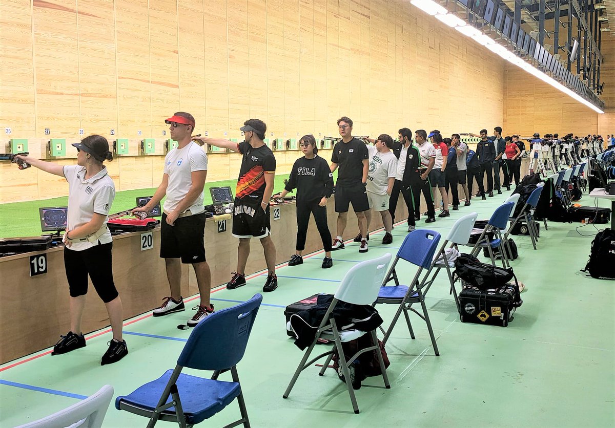🇪🇦 El equipo nacional Absoluto de #Pistola y #Carabina de Aire Comprimido ya está entrenando 💪🏼 en las galerías del Mundial 🌐 de El Cairo.

4️⃣🇫🇷 El torneo de 10, 25 y 50 metros pone en liza cuatro plazas olímpicas por prueba y género para los Juegos de #París2024.