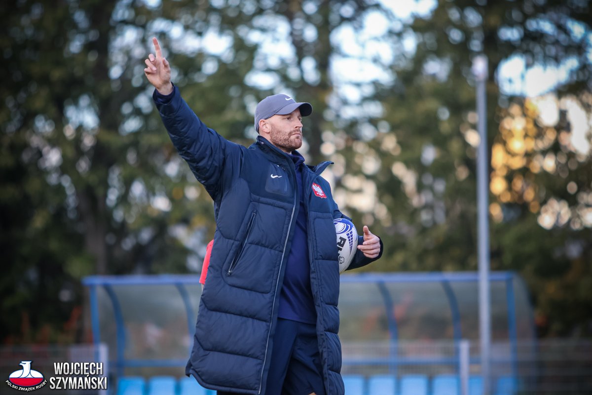 Seniorska reprezentacja Polski rozpoczyna przygotowania do debiutu w <a href="/rugby_europe/">Rugby Europe</a>  Championship. Biało-czerwoni będą mierzyć się w grupie z 🇷🇴🇵🇹🇧🇪.

Zapraszamy do lektury wywiadu z Trenerem <a href="/chrishittcd/">Chris</a>👇
👉 bit.ly/Wywiad_Christi…

⬜️🟥 <a href="/SPORT_GOV_PL/">Ministerstwo Sportu i Turystyki</a> <a href="/LPanstwowe/">Lasy Państwowe</a>