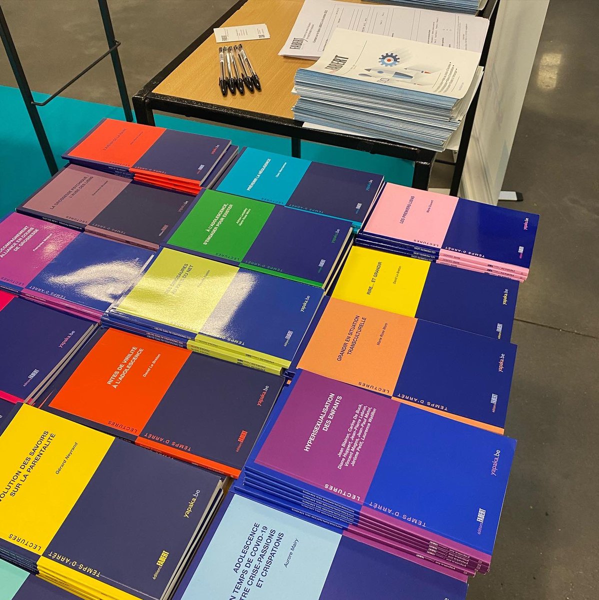 FabertEducation's tweet photo. Quelques clichés de notre stand au salon LIBSCO 😍
#libsco #pedagogie #salon #librairie #livre #paris #parents #enseignants #education https://t.co/achOVWPnNl