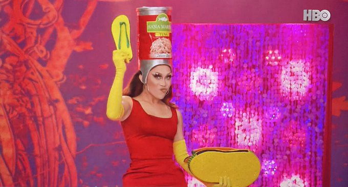 mhigzhendrix's tweet photo. MARINA SUMMERS is a branding genius! This is one of the smartest and campiest looks I’ve ever seen in the entire drag race herstory! @marinaxsummers ilysm

 #DragRacePH #DragRacePHfinale https://t.co/kXcKibzneg