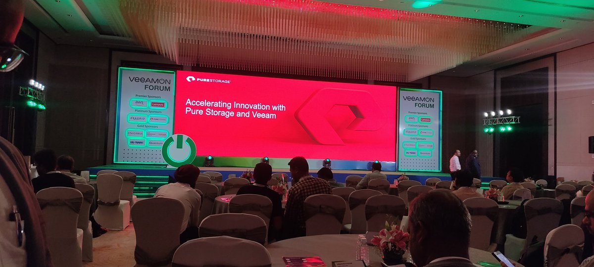 Fourdaywork's tweet photo. Accelerating innovation with pure storage and Veeam @Veeam #VeeamONforum by Ramanujam komanduri, Country Manager, India, Pure Storage and Sudharshan Aravamuthan , Head of system engineering, Pure Storage https://t.co/v2Uc1dw76V