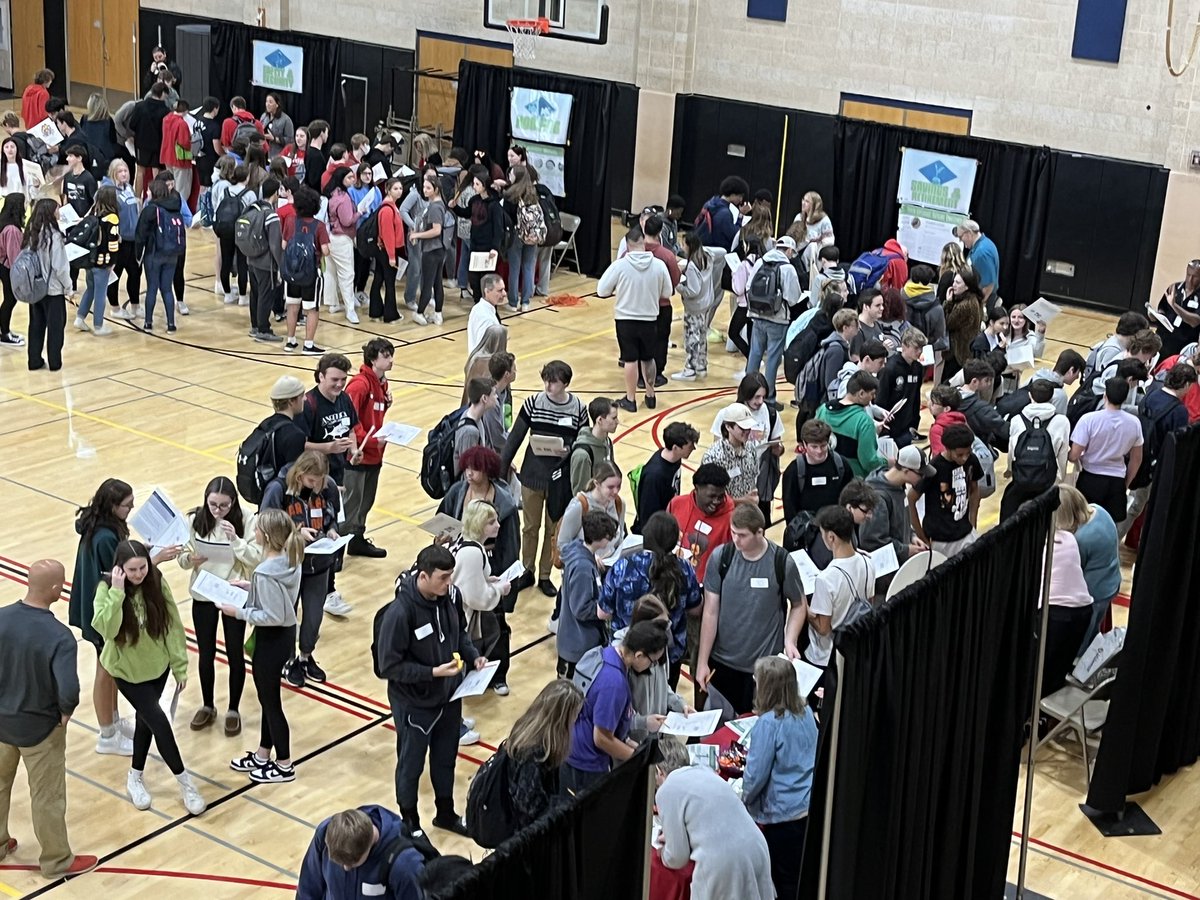 WHRHSGuidance's tweet photo. LOVE hosting our annual Credit for Life Fair!! A true Panther Pathways partnership between the School Counseling Dept., Business &amp; Related Arts Dept., Administration and our amazing Community!! @DrCSJones #whpantherpathways #whpantherpride https://t.co/3gWcKyk0GK