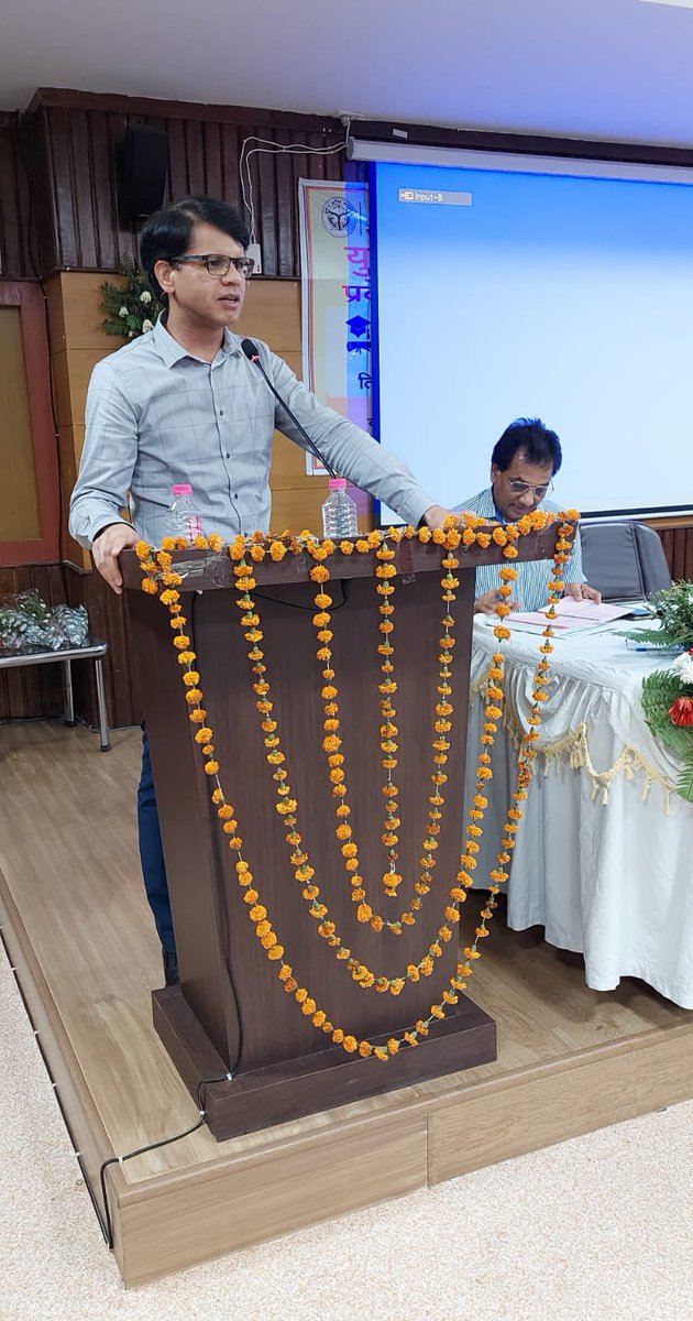 74_alok's tweet photo. DG (Basic), Vijay kiran, Director Panchayati Raj, Anuj jha, Yogesh Kumar and Secretary Women welfare, Anamika singh spoke to our CM fellows today at SIRD, Lucknow and briefed them about role they can play in different ongoing schemes. @UPGovt https://t.co/XcOjTNAES4