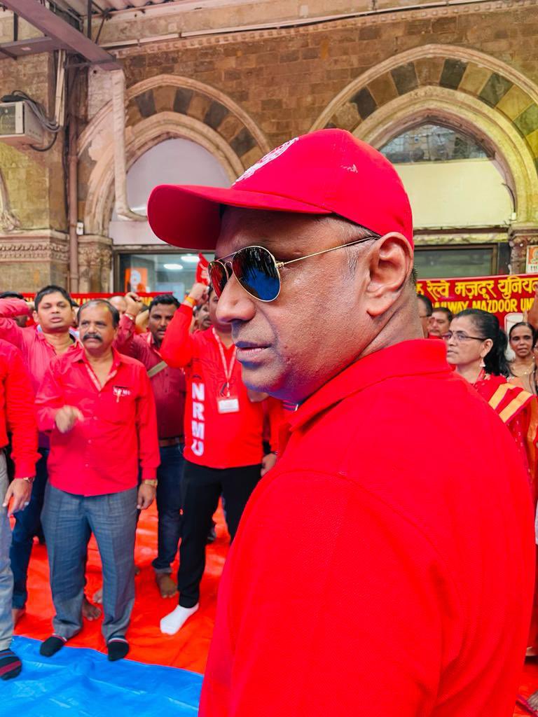 Few captured glimpses from today’s (12.10.22) Hunger strike at CSMT …..🙏🚩🚩🚩