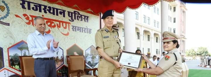 Sitaram79163992's tweet photo. Congratulations mem @ipspooja_awana 
Jai hind 🙏 https://t.co/TbT5ItK7vp
