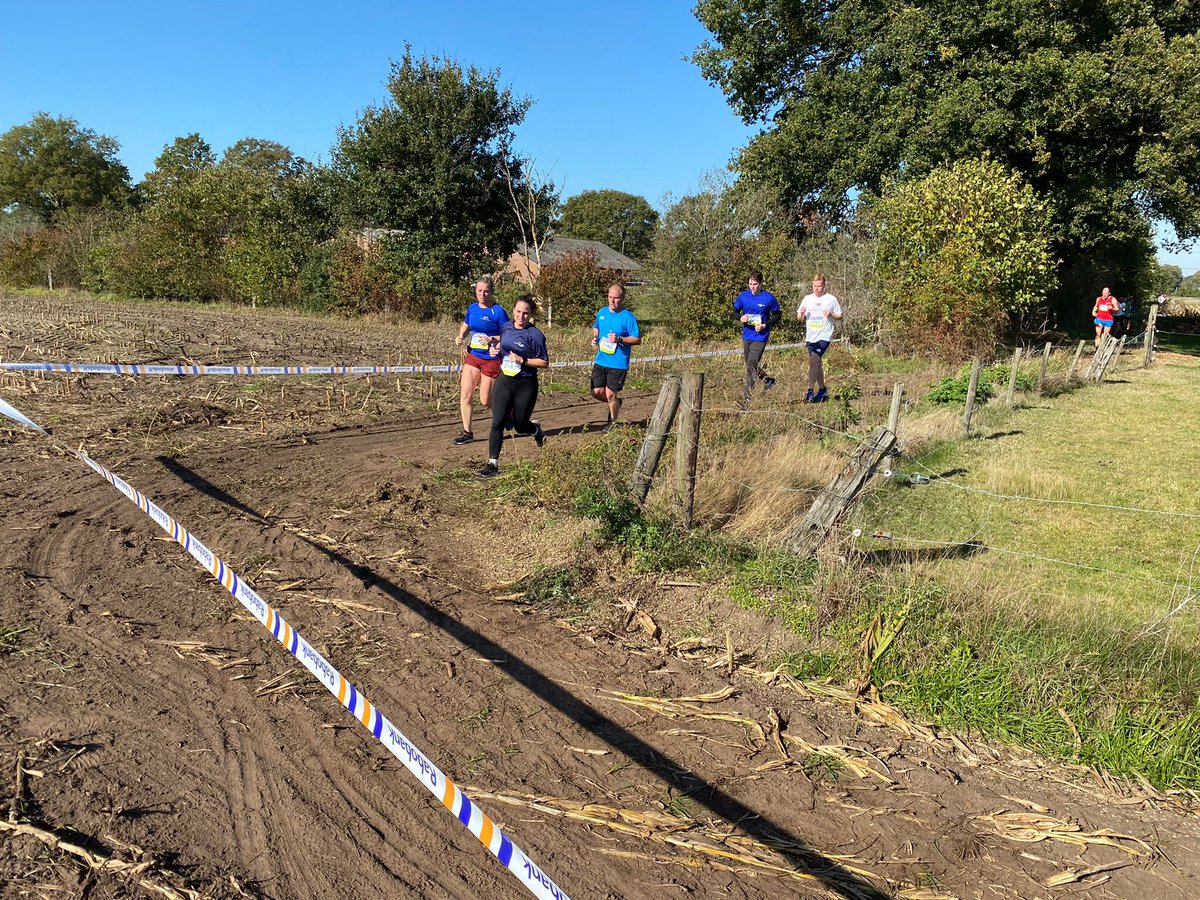 wimslebus's tweet photo. @gemeenteoss goed vertegenwoordigd bij ambtenarenveldloop #nkveldloop #wierden incl. Nederlands kampioen #karenWijlaars ππͺ@DatisOss https://t.co/OYp4APkifn