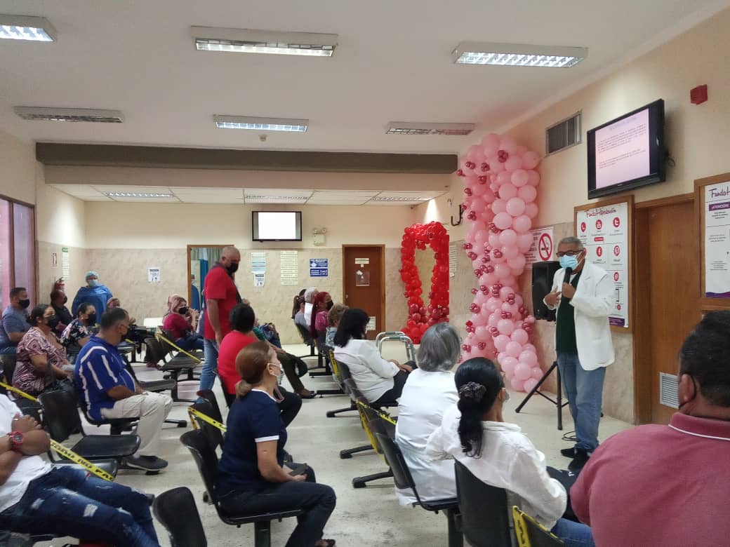 ElioRios12's tweet photo. En @fhipertension damos ventajas de acceso a nuestros servicios y hablamos  del #Autoexamen como parte de la Estrategia de la #LuchaContraElCancerDeMama 
Es nuestro deber la #PromociónDeLaSalud la #Prevención y la #ConsultaTemprana
@Tiamoraradio 
@elarcangeljhon 
@BrevesdelZulia https://t.co/kuQaHc0cwH
