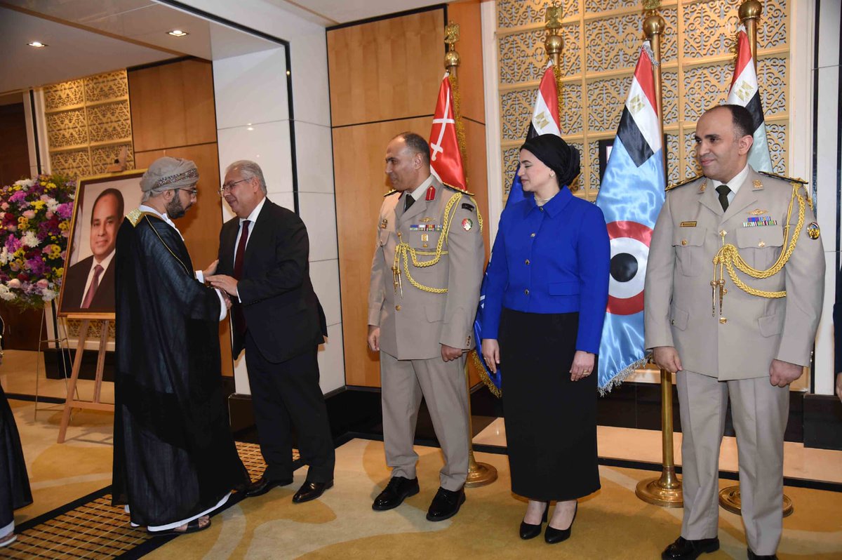 OmanEmbassyKwt's tweet photo. سعادة السفير رئيس البعثة وأعضاء البعثة يحضرون احتفاء السفارة المصرية بالذكرى ٤٩ لانتصار أكتوبر. https://t.co/YItVoz0Z9d