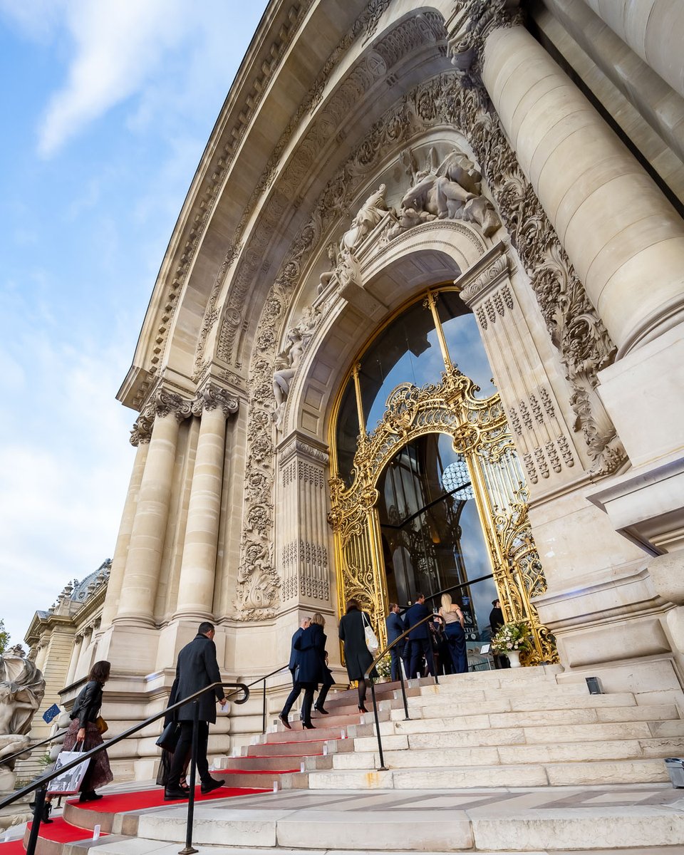 atout_france's tweet photo. 📌Lundi, Atout France et ses partenaires ont eu le plaisir d’être hôtes de la soirée d‘ouverture du Duco Travel Summit, l'opportunité pour les acteurs d'excellence de l’hospitalité française et 160 acheteurs spécialisés du monde entier de se retrouver !
👉 https://t.co/r54xLH5Ka9 https://t.co/VbY9qg0BJj