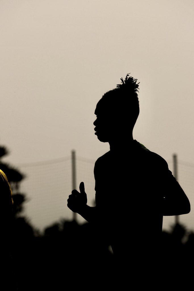 VFCLeos's tweet photo. Guess who?

#vfc #leos https://t.co/W5RnMvLTRw