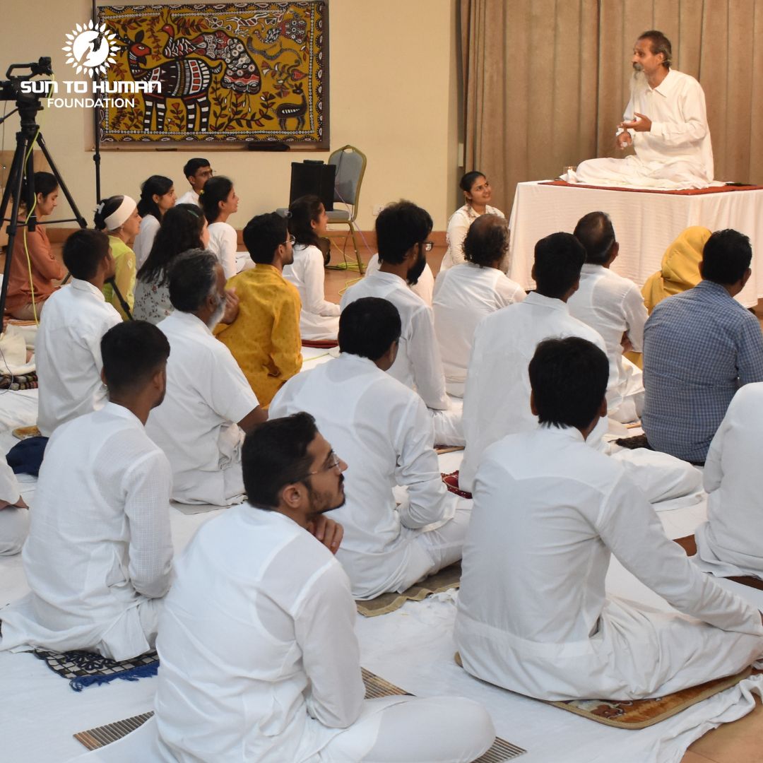 _suntohuman's tweet photo. The intimate sessions for the inquisitive seekers.

#paramaalayji #suntohuman #suntohumanfoundation #science #prayog #sprituality #spritualgrowth https://t.co/fXlz31HmGV