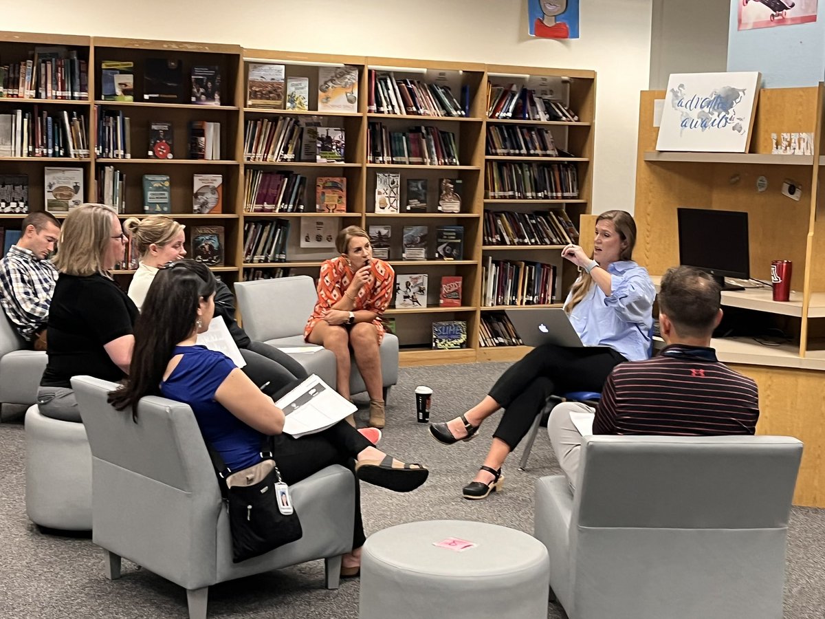 Noe Middle School Library tweet media