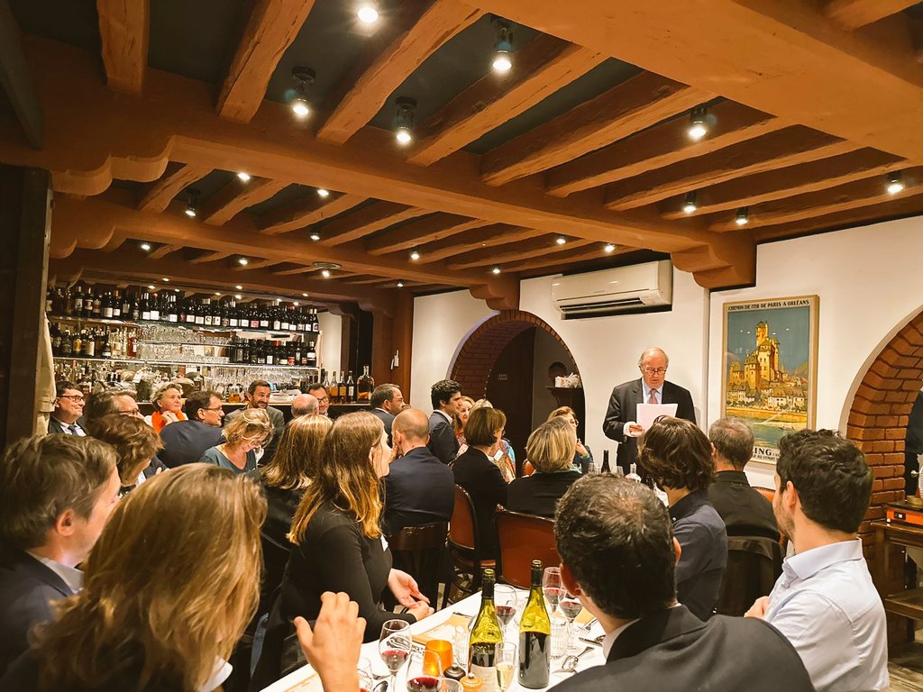 Les Auvergnats et Aveyronnais du Palais ont tenu hier soir le premier dîner des Auveyronnais..Plus de 50 convives dans une ambiance chaleureuse et aligotée. A bientôt !