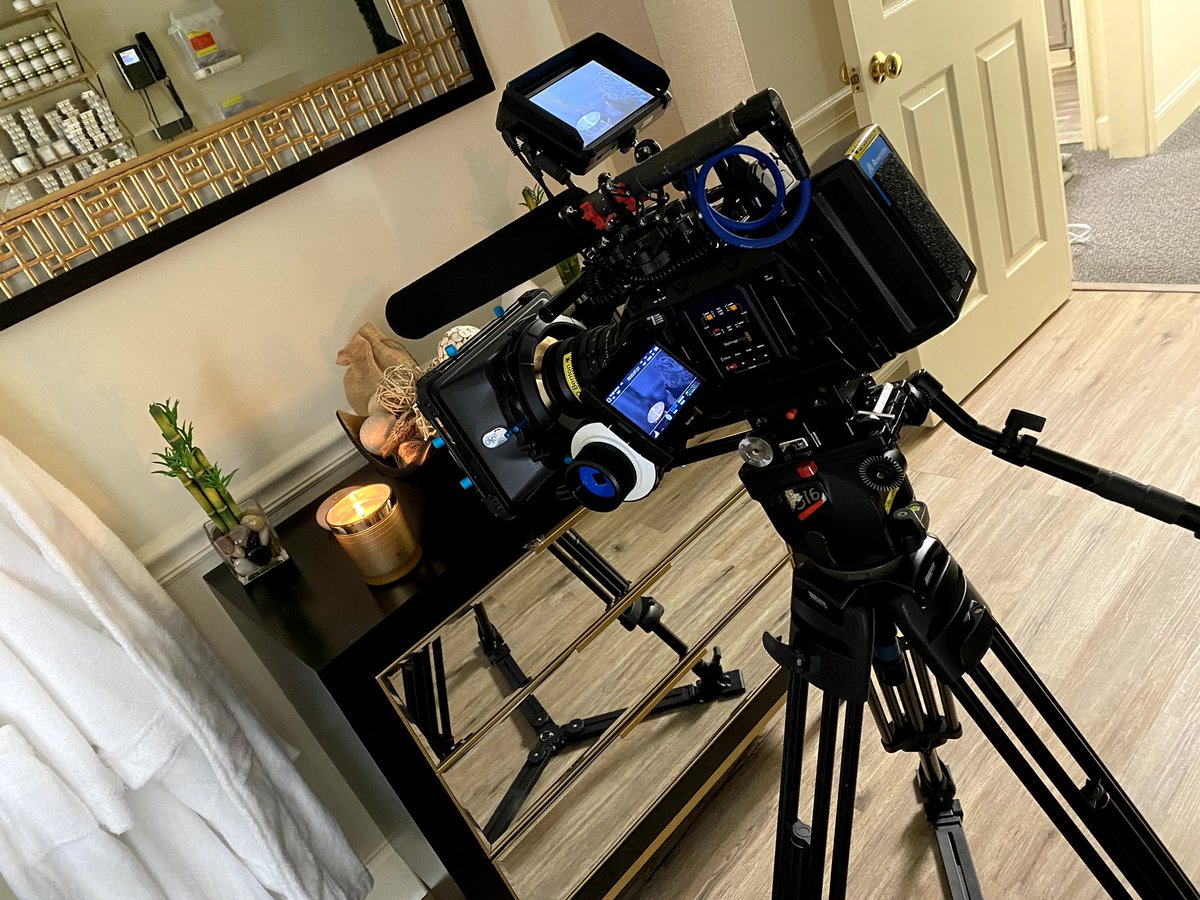 qbfilmsllc's tweet photo. Had to get a shot of the candle 🕯️🔥.
#videograper #videography #working #qbfilmsllc #bts #behindthescenes #qbfilms #filmmaker #filming #filmoftheday #filmshoot #filmphoto #director #cinema #videography #setlife #filmlife #promo #videographer #cenimatography #cenimatographer https://t.co/waFQRRAcZo