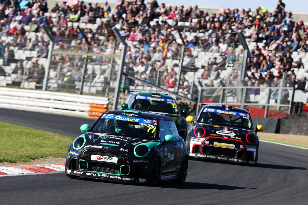 AllianceRaceUK's tweet photo. 🗞 Motorbase Driver Academy Latest 

@Brands_Hatch Podium Hat-Trick Secures Mitchell Third In MINI Standings

• @JackMitchellx stars for #Motorbase Driver Academy
• Pair of top three Rookie results for @josborneracing 

More: https://t.co/q7EIq4LmKd

📸 @JakobEbrey https://t.co/Lo8Tq5Cr58