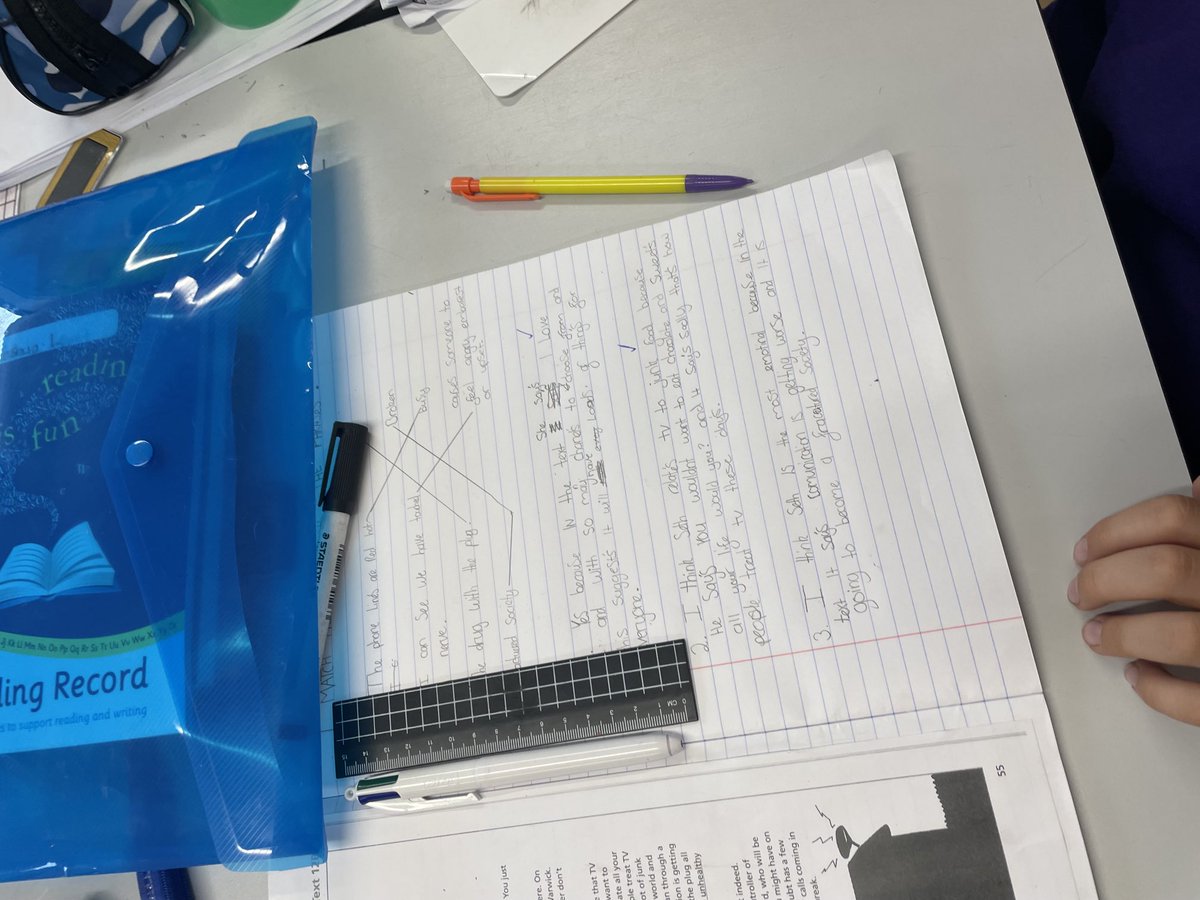 Harts_Y6's tweet photo. Year 6 were working hard to ensure they made a point, included evidence AND explained the evidence in Reading this morning ⁦@HarbourLearning⁩ ⁦@hartsholmeacad⁩ #HHAreading https://t.co/GHmVQ4W3LK