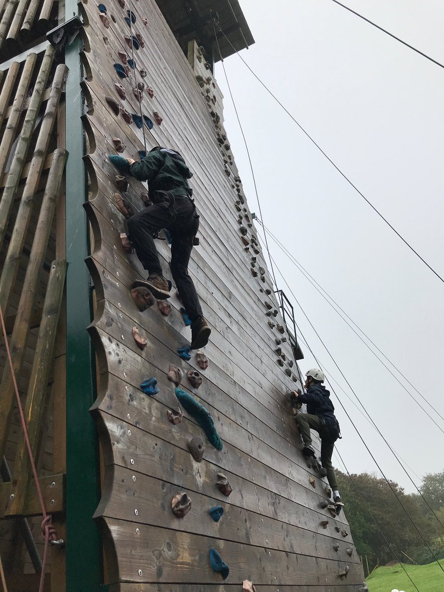 SportStEds's tweet photo. Nerve wrecking afternoon on the climbing wall! #SECyear8 #SECtrips #courage #challenge @StEdwardsChelt https://t.co/HIo5VskFW6
