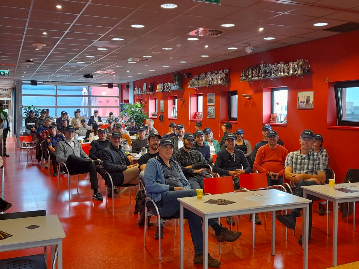 micnlnl's tweet photo. 🌯Wrap up time! 
Wat vinden de @gez_brandweer, @VRZHZ en @Vr_RR van MIC’s ingeslagen weg? We vroegen het ze tijdens ons intern event bij @BrandweerOBL. Demo’s van @BRW_TDV_NL en SAFE Rotterdam 3D toonden het belang van #data voor #veiligheid en waren de 🍒 op de 🎂diagram! https://t.co/t8bqAHsxa2