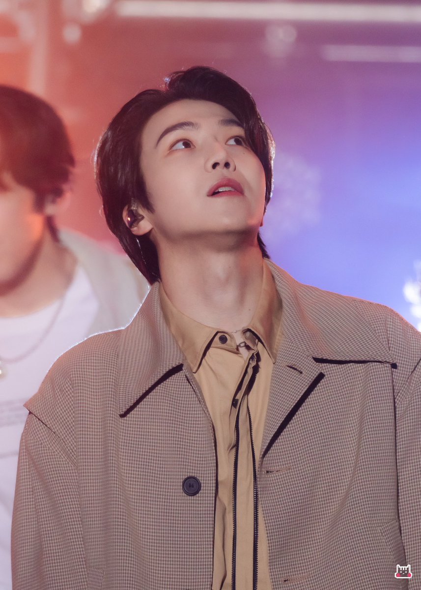 H0ris10's tweet photo. 221011 하나대전사랑 콘서트 
진호 🌌

#pentagon #펜타곤 #진호 #jinho https://t.co/ccI8Blu0Fr