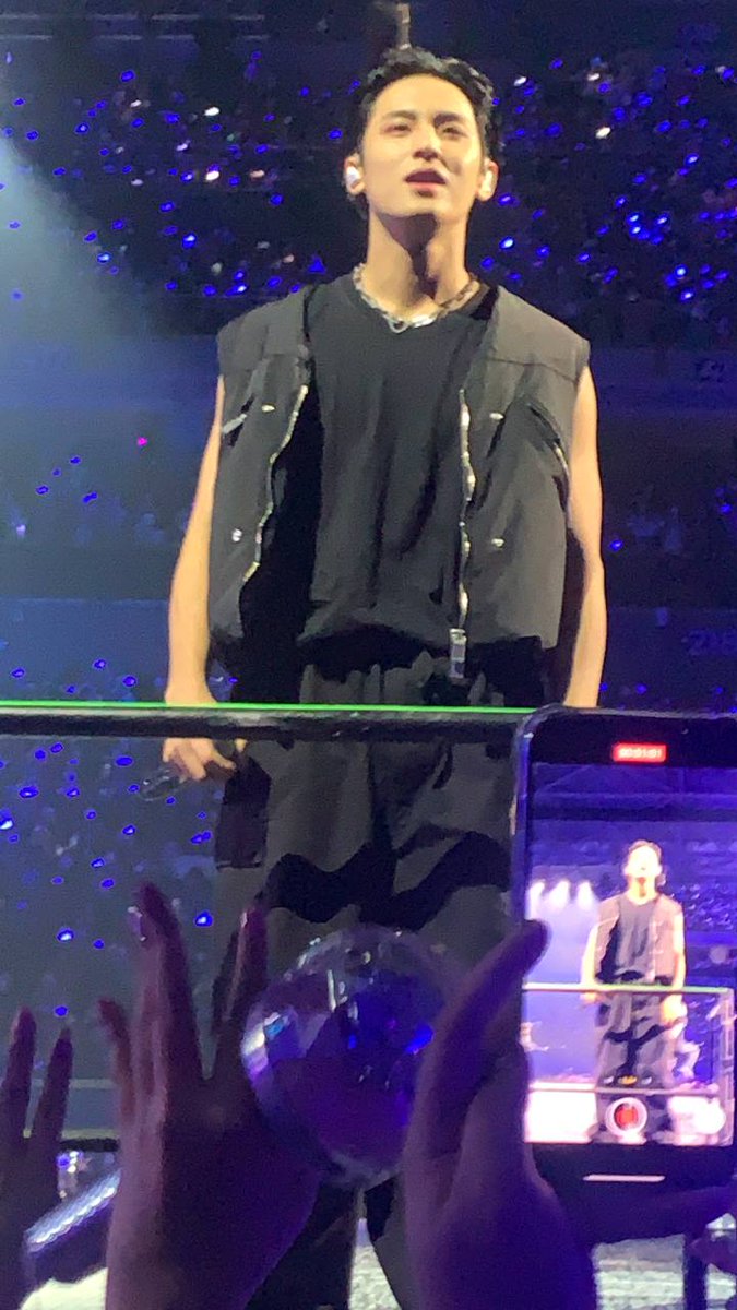 IRISESGYU's tweet photo. Saw the love of my life up close 💖 https://t.co/UOEeoLThsA
