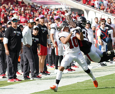 samhestorff's tweet photo. @TonyDungy @TonyDungy - Do you think that sometimes refs make these "bad calls" to make up for earlier "bad calls"?  In this example, there was a missed pass interference call against Scotty Miller one minute prior to the roughing the passer call. https://t.co/hvxZDuhWI0