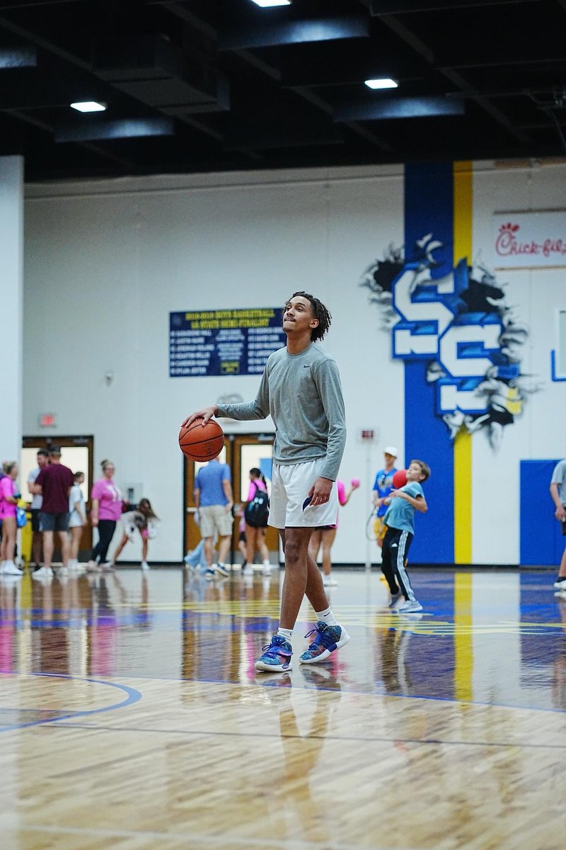 oddie0's tweet photo. starting back up soon ⏳… @Coach_Shaver1 @_CoachMass @SSBasketball17 https://t.co/03rrviwsFY