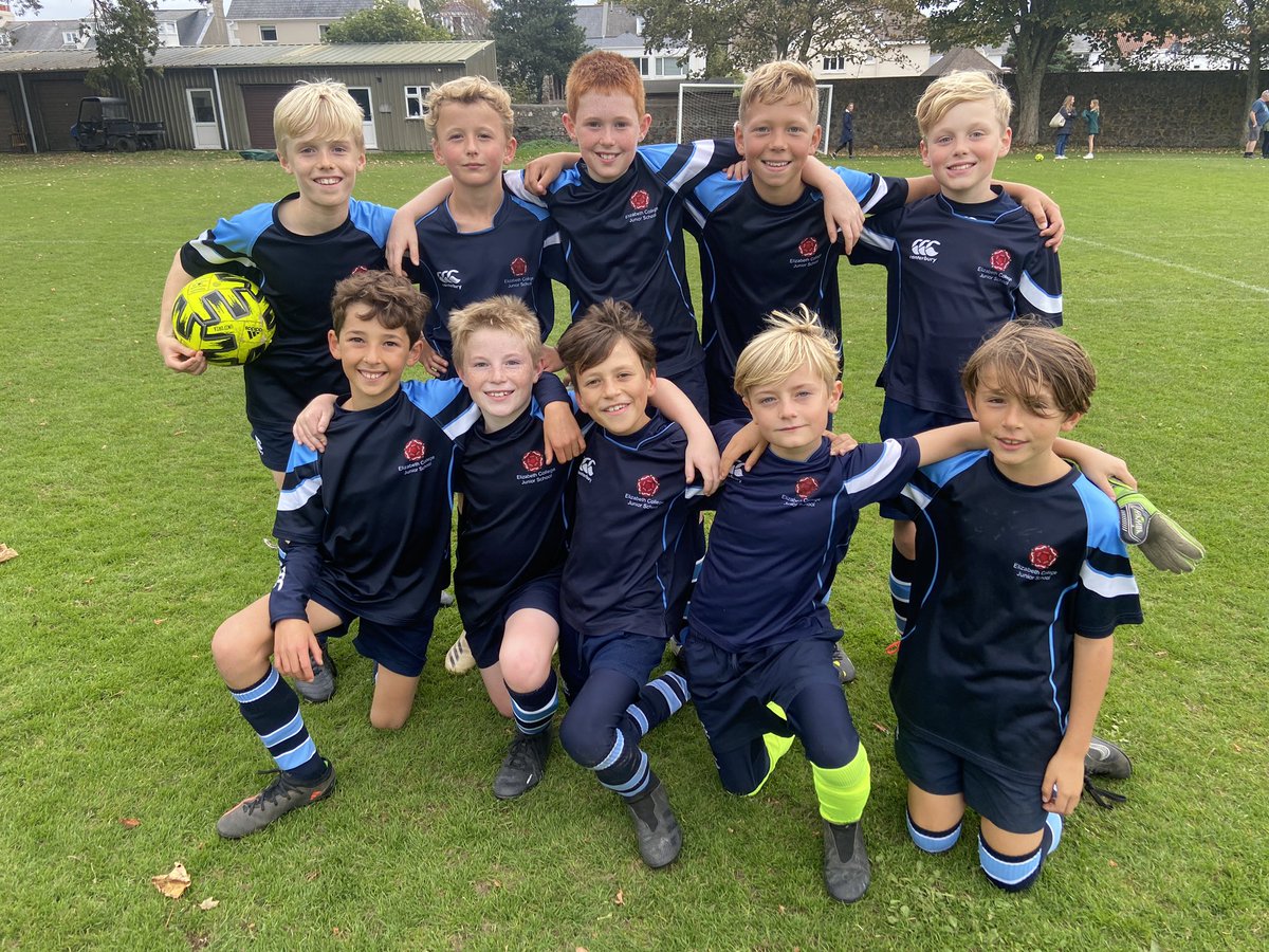 ECJS_Sport's tweet image. ⚽️YEAR 5/6 FOOTBALL ⚽️

A tough afternoon against @stmartinsgsy with all three teams losing against a formidable opposition. Lots of learning to take forward to the ‘cup’ competitions. Determination and a never give up attitude on show - every blade of grass was covered! #AimHigh