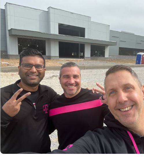 🙏<a href="/AmrWahba1080/">Amr Wahba</a> &amp; <a href="/simal_patel83/">Simal</a> for a great Market Visit this week in Buffalo &amp; Rochester!  We had a fun time <a href="/BarBillTavern/">Bar-Bill</a> for some wings + weck &amp; got 🔥 up by <a href="/lpetrone9/">Larry Petrone</a> at the site for the <a href="/TMobile/">T-Mobile</a>  Rochester CEC!  We are ready to deliver a Big Q4 ! <a href="/SamanthaSpecs/">Samantha</a>