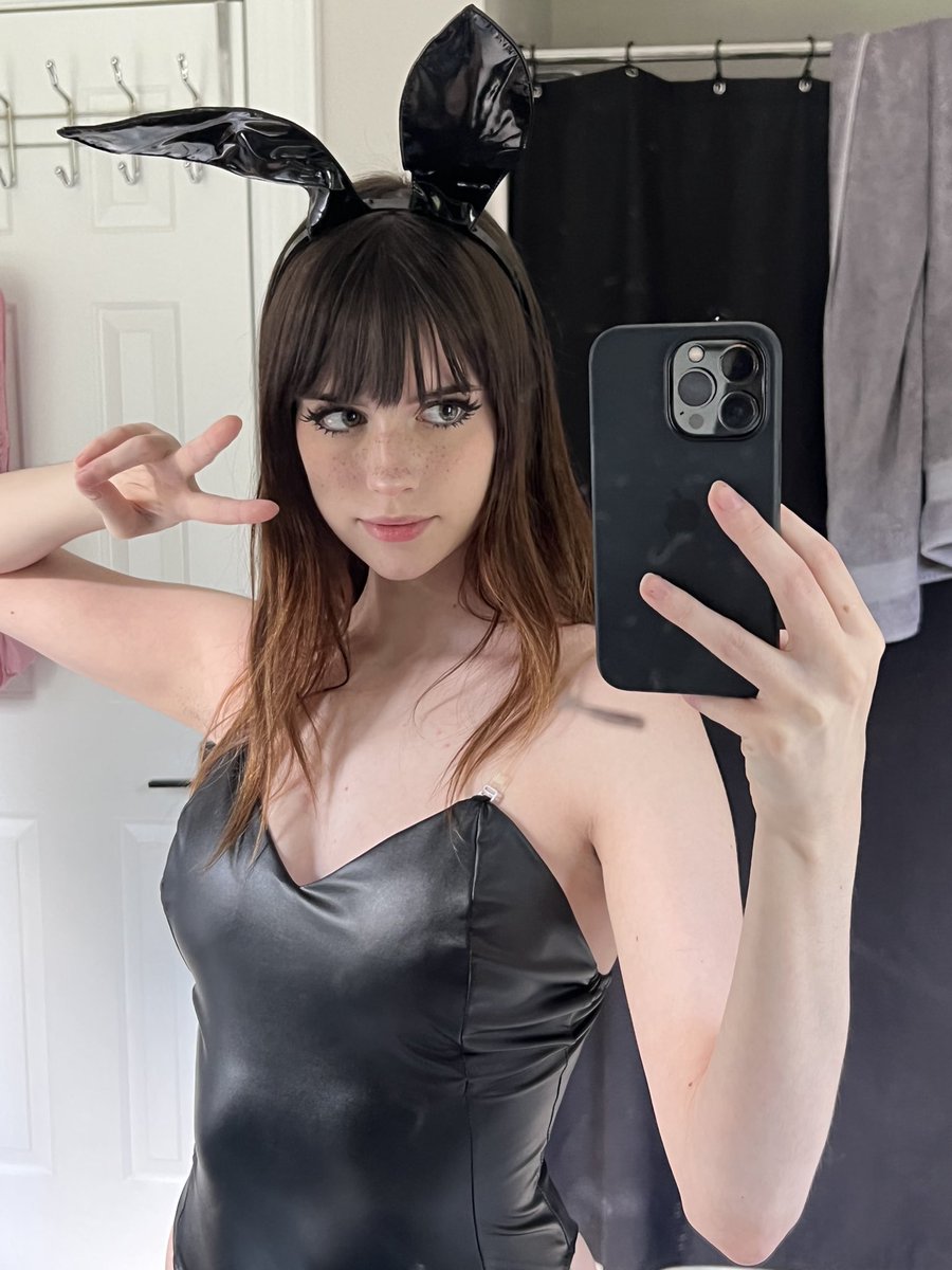 soogsx(@soogz1) 's Twitter Profile. anime bunny girl at your service 3...