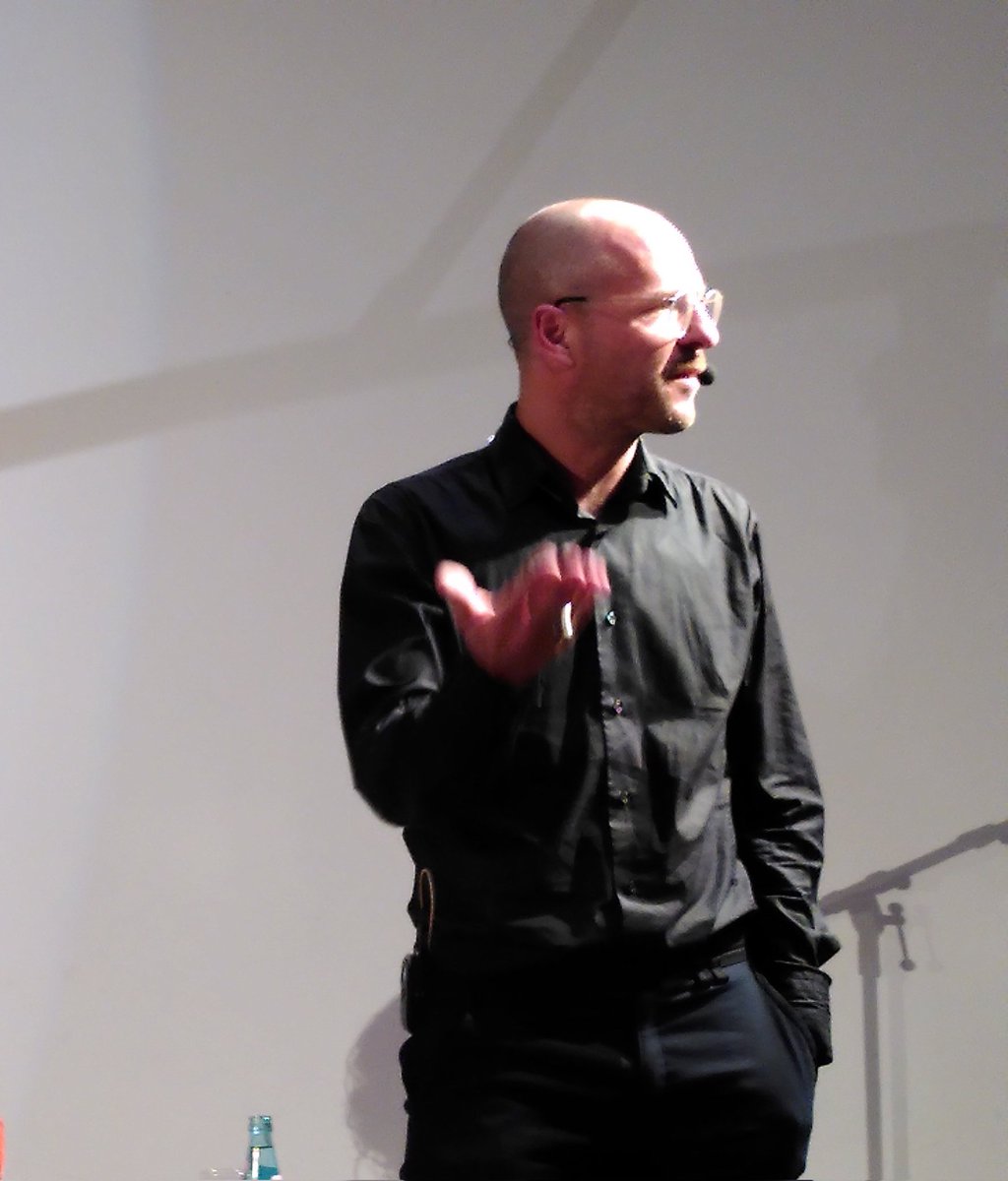"Wir haben in Deutschland keinen Mangel an Lebensmitteln, sondern einen Mangel an Anstand," sagt <a href="/kaischaechtele/">Kai Schächtele</a> von <a href="/vollehalle/">vollehalle</a> zu Forderungen, den Naturschutz in der Landwirtschaft zurückzuschrauben.
#klima_x