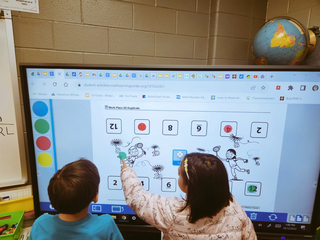 Karlacruzk's tweet photo. Spiraling TEKS during stations. 
@dbroomfi 
@SmithTrelice 
@HumbleISD_RPE https://t.co/CCS1FtGeCP