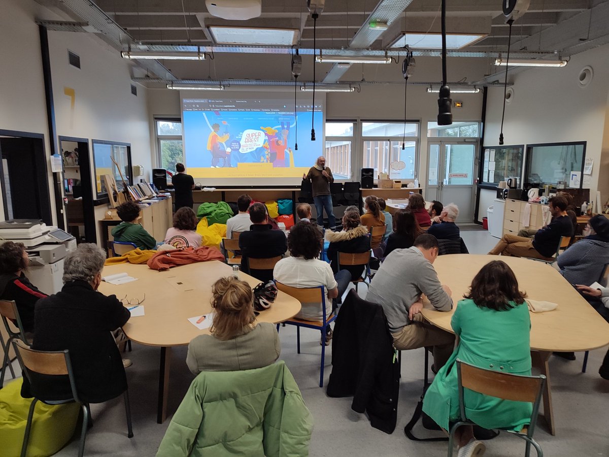 Du monde ce soir pour le lancement de #SuperBrest
Déjà des propositions de projets : ascenseur urbain pour vélos, un site participatif et collaboratif pour de la concertation des habitants sur un quartier, un outil pédagogique sur la consommation responsable à Brest,