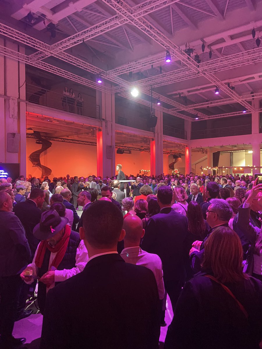 espritdessens's tweet photo. En direct de la soirée des 15 ans d’@ONLYLYON, la marque territoriale de la Métropole @grandlyon !

#EspritdesSens #agence #ONLYLYON #anniversaire #sucrière #Confluence https://t.co/rVJV4GbhWo