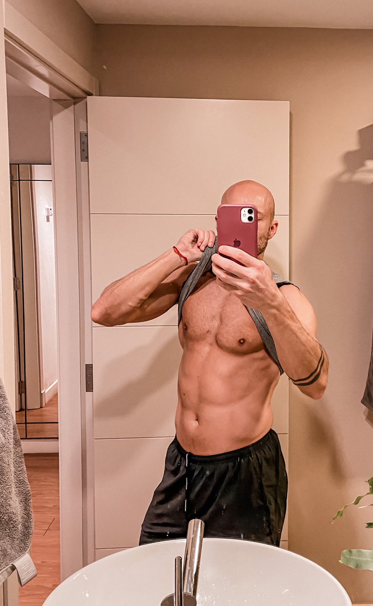 mgn_mau's tweet photo. #chequeando #gym #summer https://t.co/e19IKxJ9iI