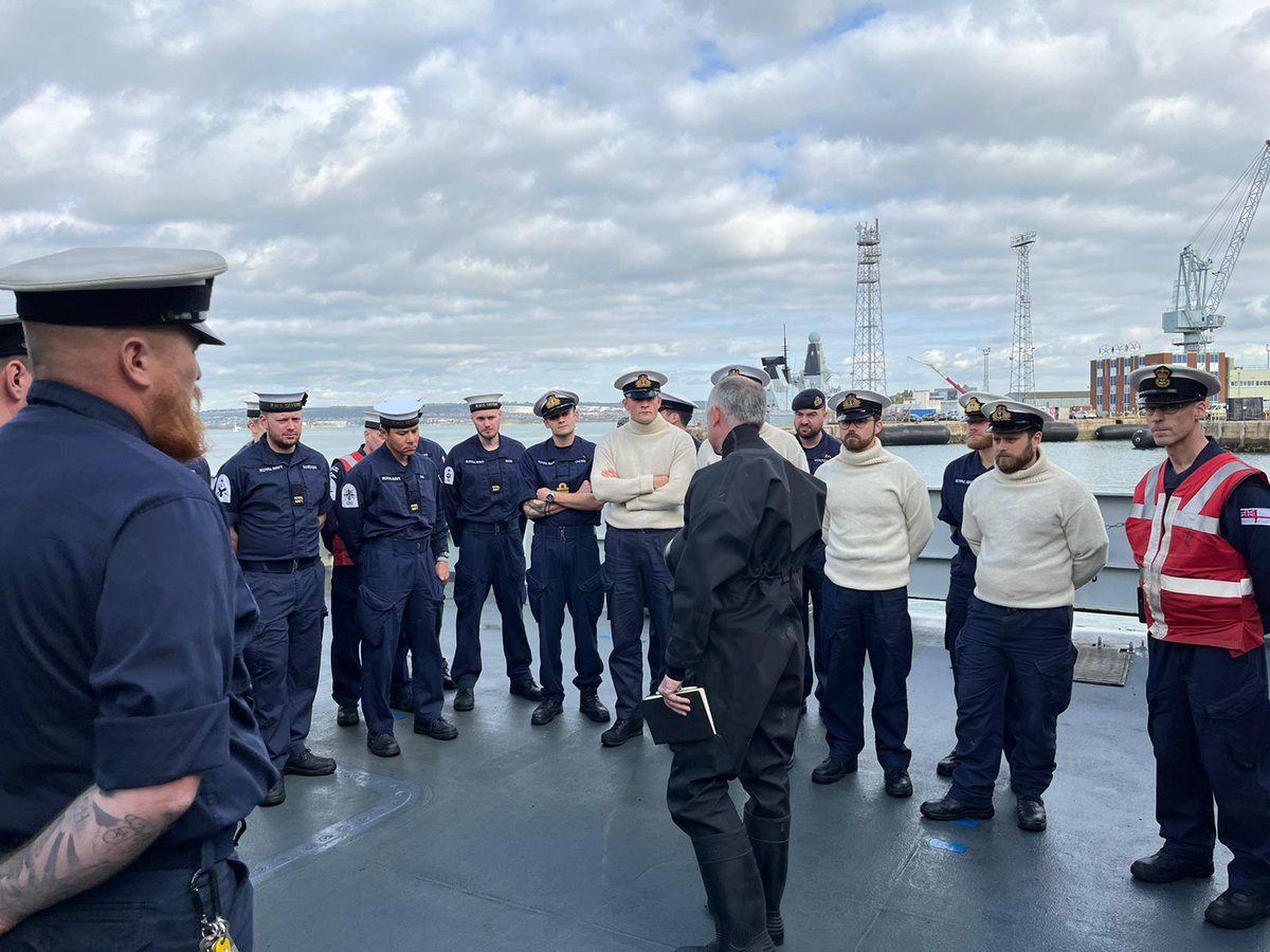 hmssevern's tweet photo. Today we said a sad farewell to our captain. Cdr Harper reactivated the ship in 2019, re-commissioned her last year, and has mentored countless navigators and young officers with unrivalled success. He moves on to new challenges and we wish him all the best. #BZ #cheership https://t.co/rLvyWMhKAz