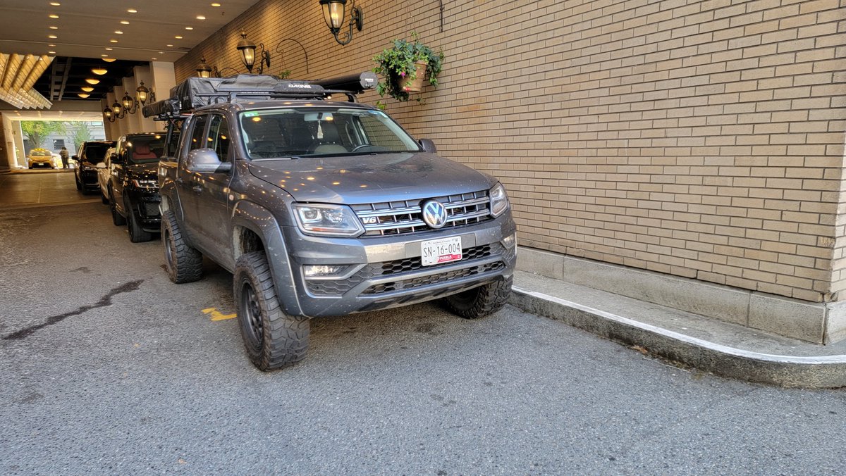 uncle_tem's tweet photo. @DougDeMuro spotted in Vancouver a VW Amarok https://t.co/f08js6B8mO